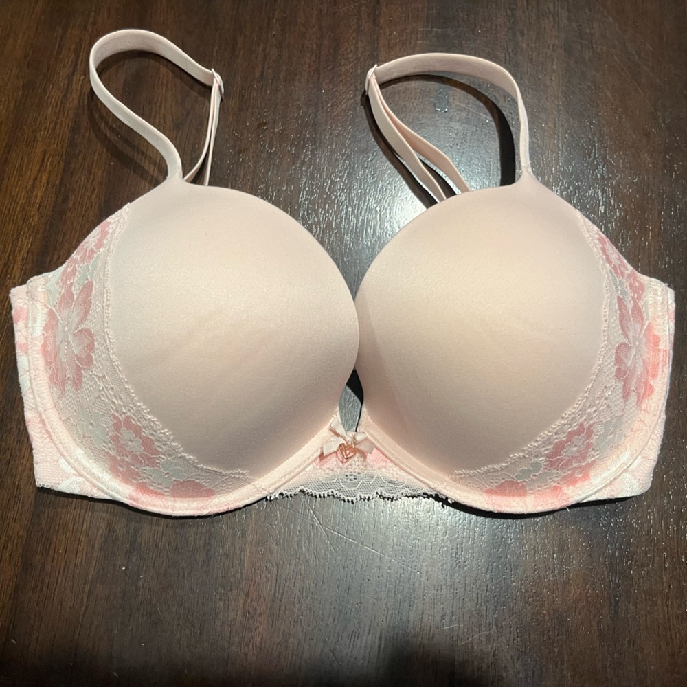 Victoria Secret body by Victoria push up bra